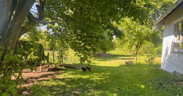 Foto eines Hauses mit H&uuml;hnerstall bei Bremen