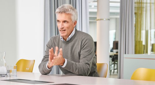 Portraitfoto Tobias Hartmann, CEO von Scout24